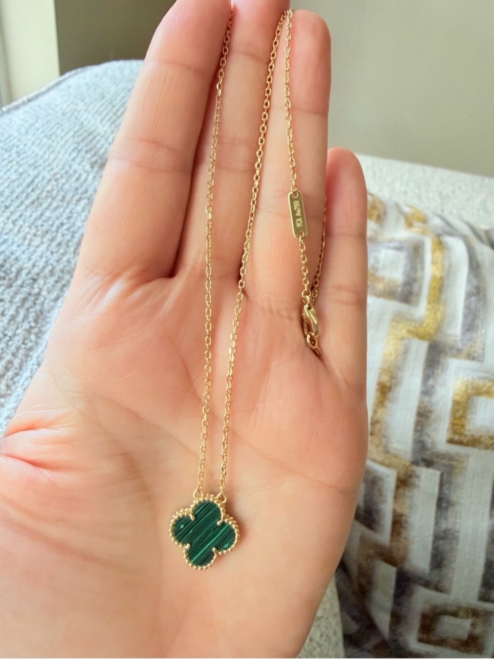 Alhambra Style Green Clover
Pendant Necklace - Gold - Picture 5 of 5